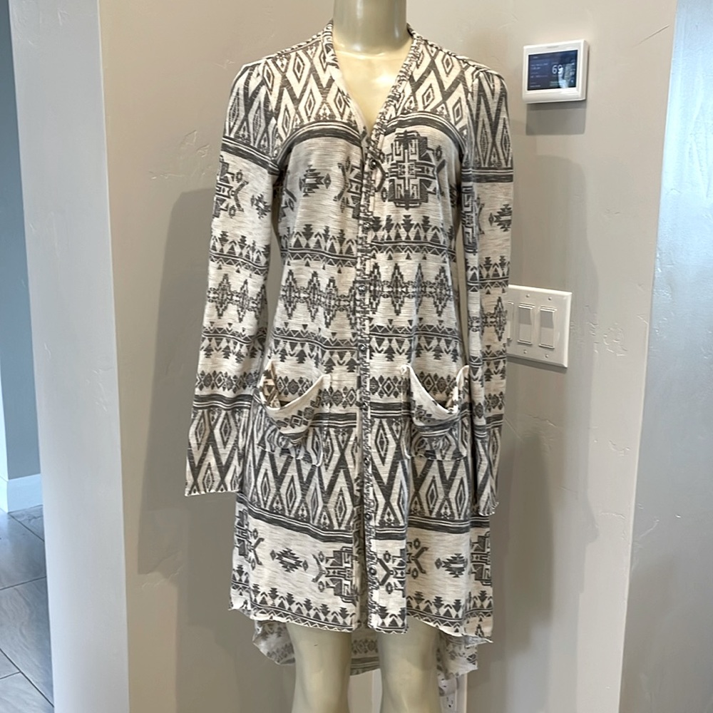 Jolt lightweight button up sweater women’s size Large